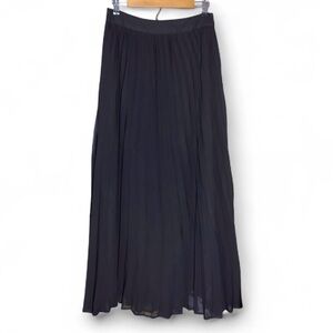 Ebossy black skirt pleated maxi Women’s large | k
